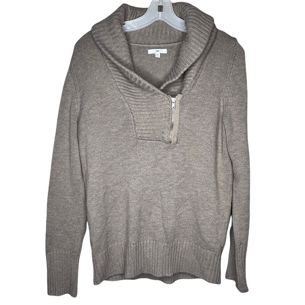Gap Sweater‎